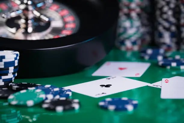 monke platform interface showing live-dealer table games and sportsbook markets